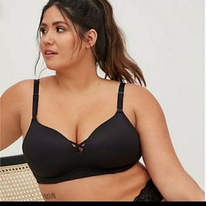 NWT TORRID | BLACK 360° BACK SMOOTHING PUSH-UP WIRE-FREE BRA Sz. 44D